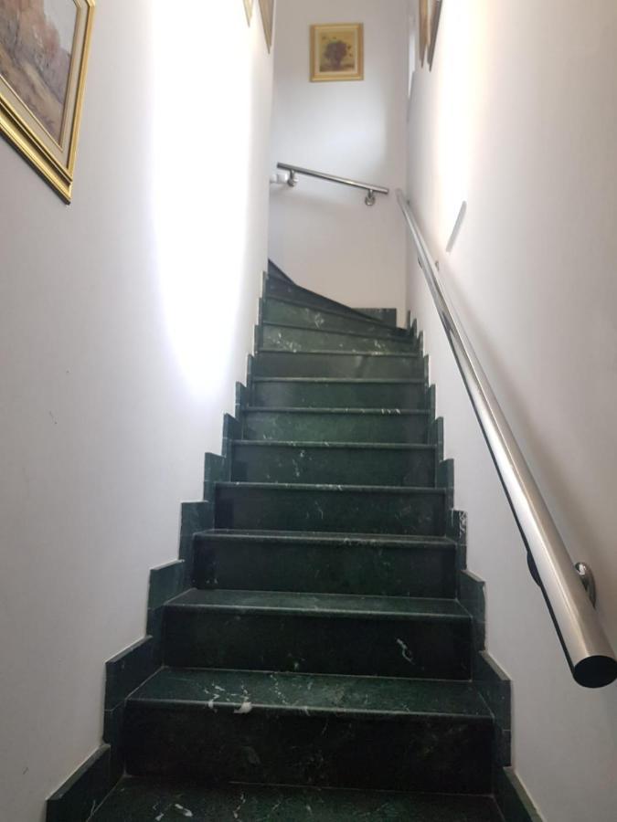 1St Floor National Arena Monza Studio Bucureşti Ngoại thất bức ảnh